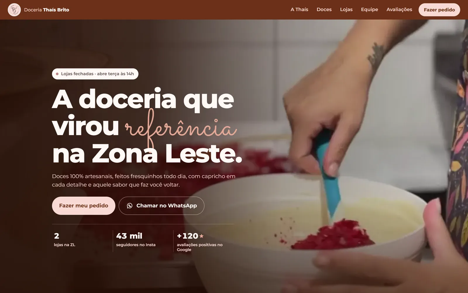 Capa do site da Doceria Thaís Brito no computador
